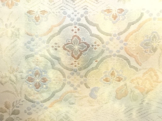  華紋に草花・古典柄織り出し　袋帯